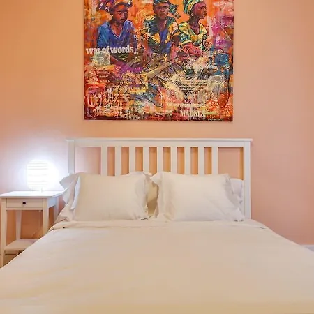 Bright & Beautiful Top Floor Graca Flat ליסבון